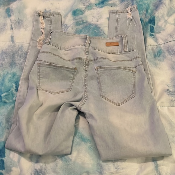 Cute light blue jeans - Picture 7 of 11